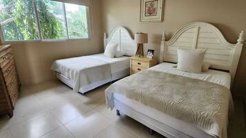 3 chambres, fer et planche Ă repasser, Wi-Fi, draps fournis