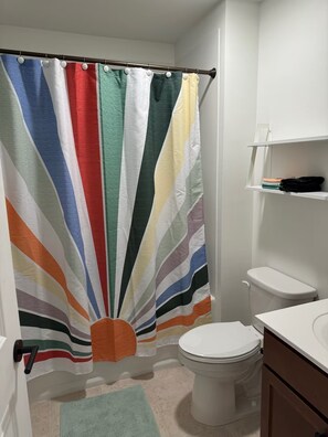 Jetted bath, hair dryer, towels, soap - Chic, Stylish Mountainside Ski in/ski out Condo (Warren)