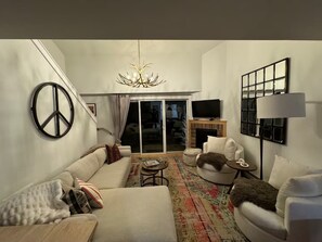 Living area - Chic, Stylish Mountainside Ski in/ski out Condo (Warren)