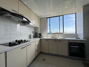 Microwave, oven, stovetop, dishwasher
