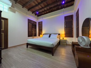 4 chambres, fer et planche à repasser, Wi-Fi, draps fournis