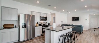 3 Bd/2 Ba Cozy Home 15 Min from IAH!