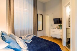 Iron/ironing board, free WiFi, bed sheets