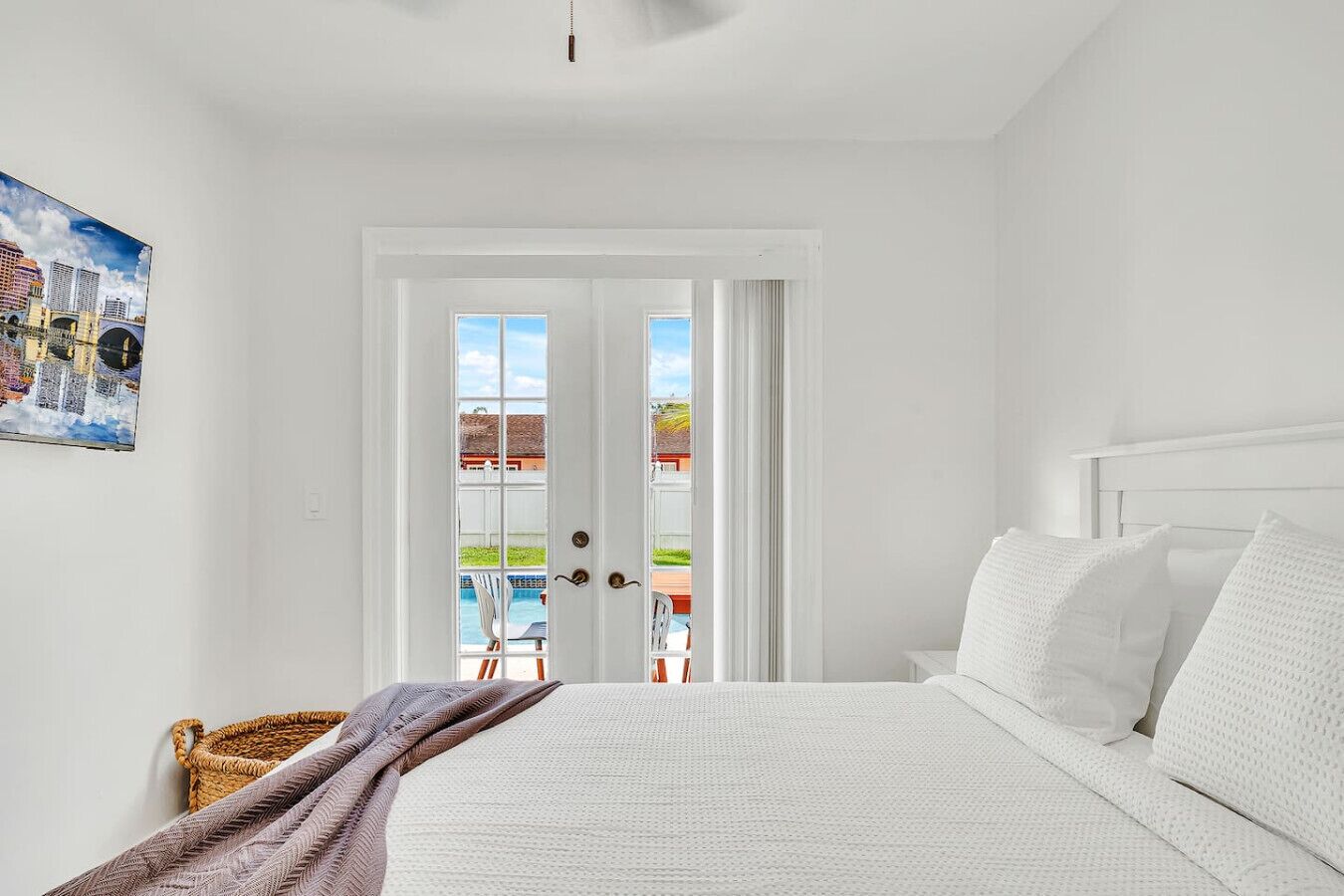 4 bedrooms, iron/ironing board, free WiFi, bed sheets