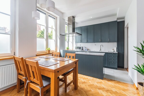 Comfort Apartment | In-room dining