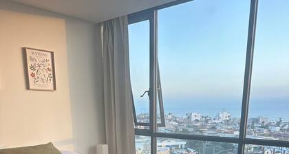Stylish 2BR • Sea Views • Near Malecón & Bars