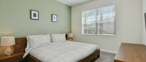 6 bedrooms, iron/ironing board, WiFi, bed sheets