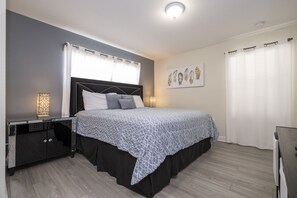 5 chambres, fer et planche à repasser, Wi-Fi, draps fournis