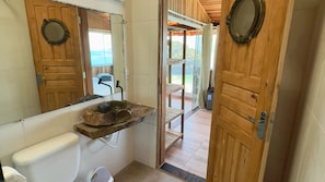 Premium Suite, Sea View | Bathroom | Towels