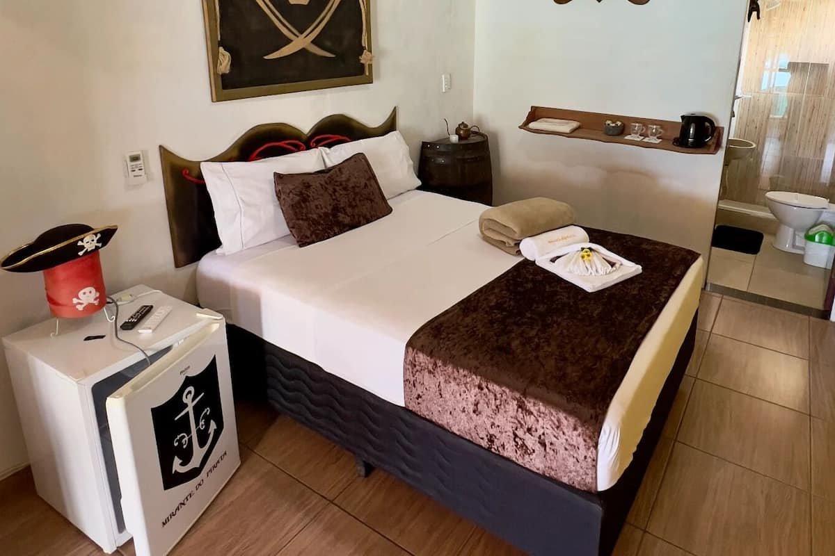 Suite Classic, vista mare | Con stile personalizzato, tende oscuranti, Wi-Fi gratuito, lenzuola