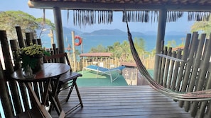 Classic Suite, Sea View | Living area