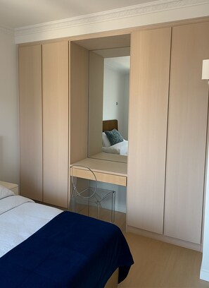 3 makuuhuonetta, silitysrauta/-lauta, Wi-Fi, vuodevaatteet