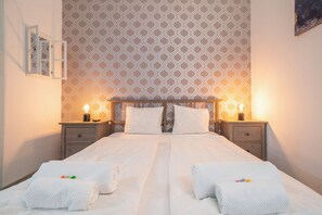 Iron/ironing board, free WiFi, bed sheets