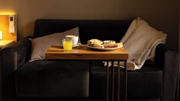 Standard Double Room | Minibar, in-room safe, desk, laptop workspace