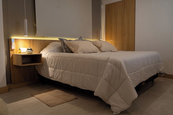 Quarto luxo | Frigobar, cofres nos quartos, escrivaninha