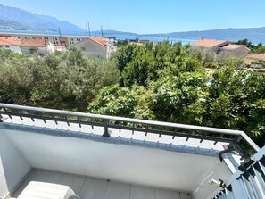 คอมฟอร์ทสตูดิโอ, ระเบียง, วิวทะเล | พื้นที่ทำงานแบบใช้แล็ปท็อป, Wi-Fi ฟรี