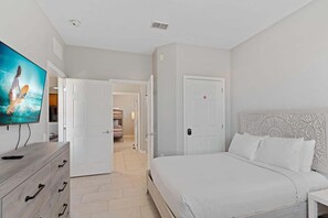 3 slaapkamers, een strijkplank/strijkijzer, wifi, beddengoed