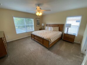 4 bedrooms, iron/ironing board, WiFi, bed sheets - Last Minute Disney Getaway! Villa with Private Pool & Hot Tub. Book Now! #128925 (Orlando)