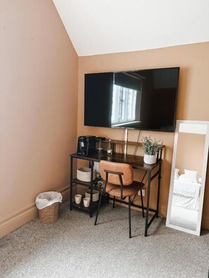 Classic Double Room | Interior - The Red lion  (Rothwell)