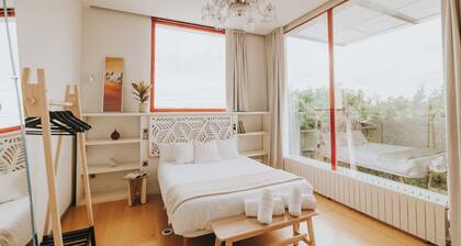 Detached villa in La Rioja Alta: garden and private parking, mini golf, jacuzzi.