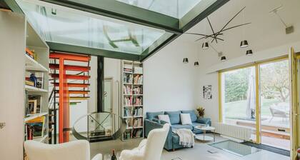 Detached villa in La Rioja Alta: garden and private parking, mini golf, jacuzzi.