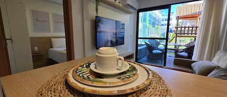 Classic Apartment, Courtyard View | Living area