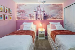 7 quartos, ferros/tábuas de passar roupa, Wi-Fi, roupa de cama