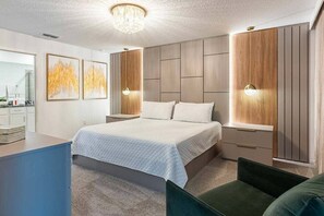 4 bedrooms, iron/ironing board, WiFi, bed sheets