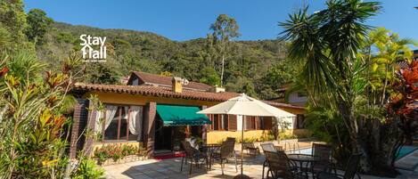 Villa | Buiten dineren