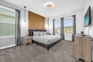 6 bedrooms, iron/ironing board, WiFi, bed sheets