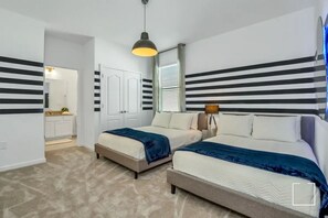 15 quartos, ferros/tábuas de passar roupa, Wi-Fi, roupa de cama