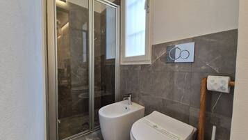 Shower, bidet