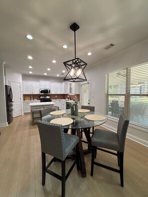 Dining - Spacious, Safe, Luxurious, Family-Friendly, 4-Bedroom House 2 miles from I-85 (Lawrenceville)
