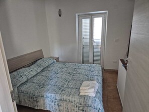 3 chambres, fer et planche Ă repasser, Wi-Fi, draps fournis