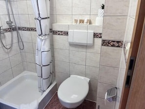 Shower, towels