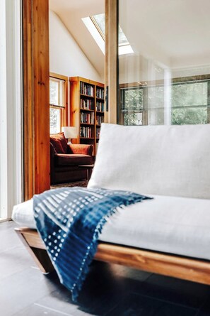 Interior - Cozy Escape in Woodstock (Woodstock)
