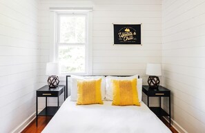 3 bedrooms, iron/ironing board, travel cot, WiFi