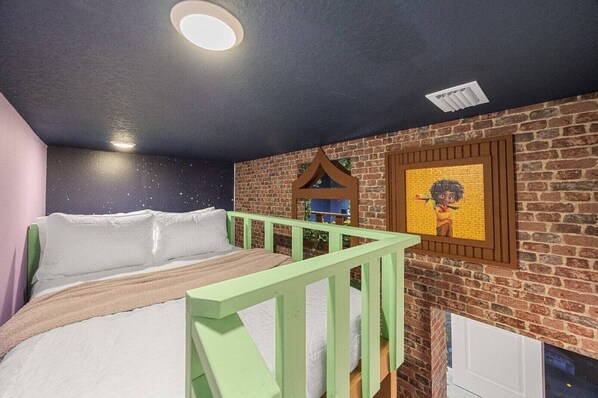 12 bedrooms, iron/ironing board, WiFi, bed sheets