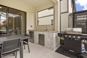 Outdoor dining - Last Minute Disney! Private Pool, Game Room & Themed Bedrooms. Book Now! #118059 (Orlando)