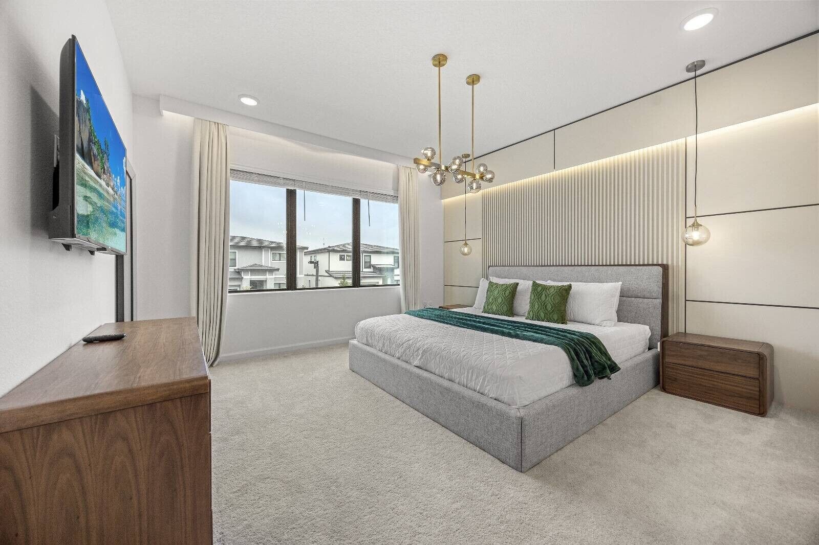 12 habitaciones, tabla de planchar con plancha, wifi y ropa de cama 