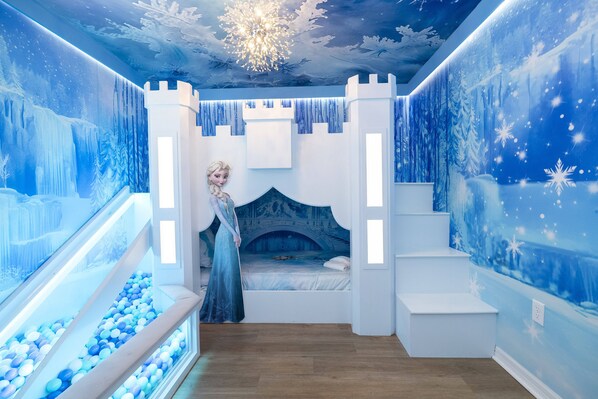 5 quartos, ferros/tábuas de passar roupa, Wi-Fi, roupa de cama