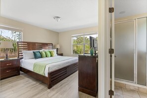 6 bedrooms, iron/ironing board, WiFi, bed sheets