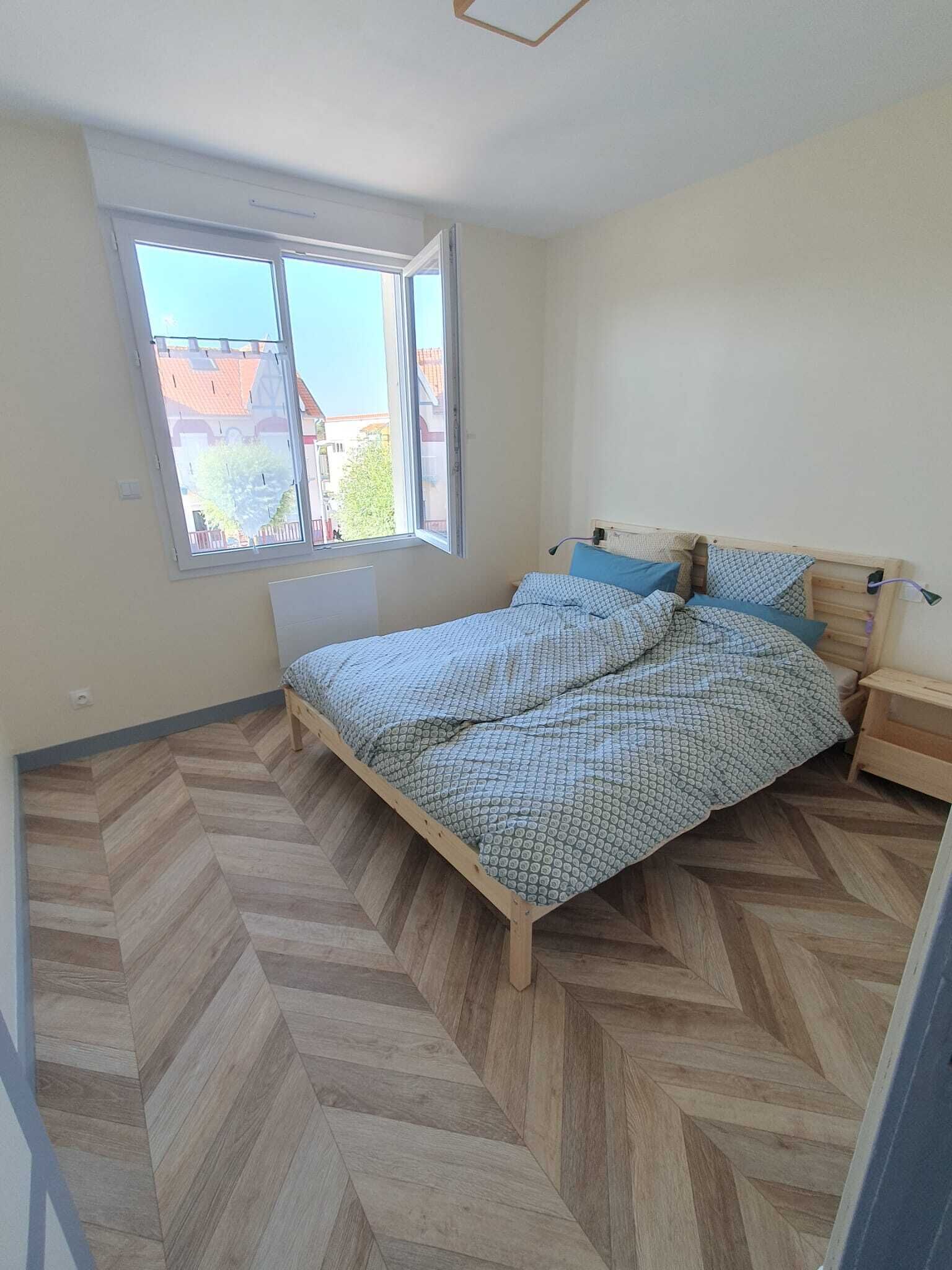 3 habitaciones, tabla de planchar con plancha, wifi y ropa de cama 