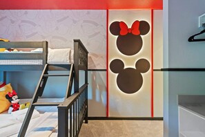 5 bedrooms, iron/ironing board, WiFi, bed sheets - Disney Getaway! Private Pool & Themed Bedrooms. Book Now! #PG54 (Orlando)