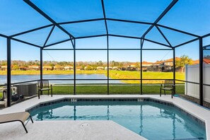 A heated pool - Disney! Private Pool, Hot Tub & Themed Bedrooms. Book Now! #BV76 (Orlando)