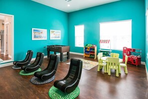 Children’s area - Disney Getaway! Private Pool & Themed Bedrooms. Book Now! #WLV19 (Orlando)