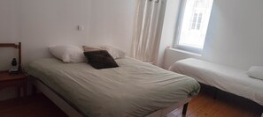1 makuuhuone, silitysrauta/-lauta, ilmainen Wi-Fi