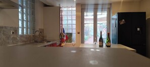 電子レンジ、オーブン、食器洗い機、トースター