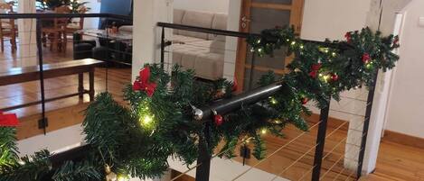 المنشأة من الداخل