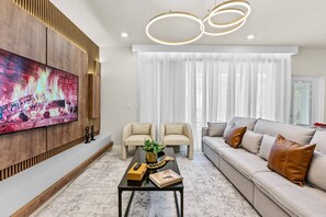 Smart TV - Last Minute Disney Getaway! Private Pool & Themed Bedrooms. Book Now! #147475 (Orlando)